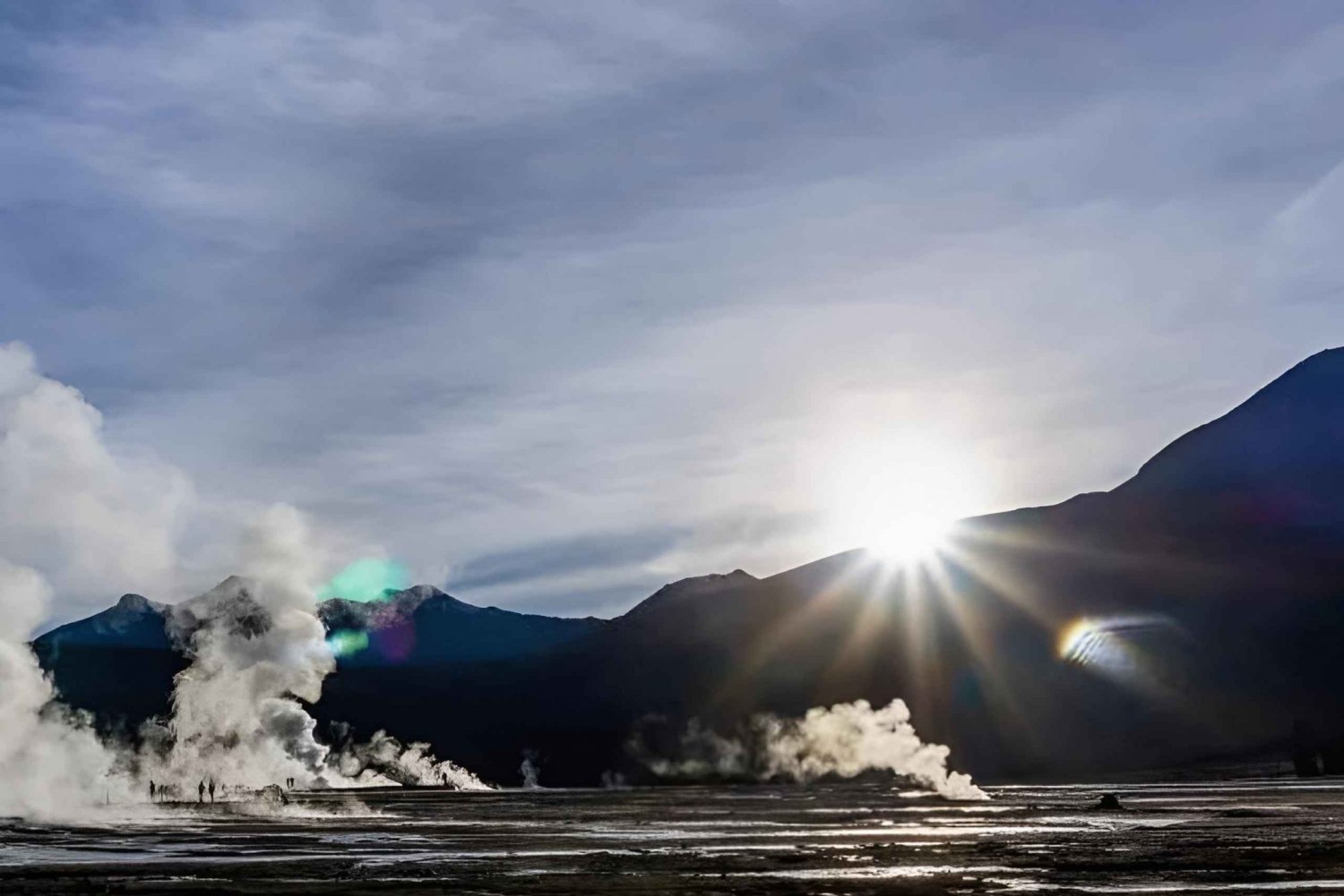 Géiseres del Tatio al amanecer